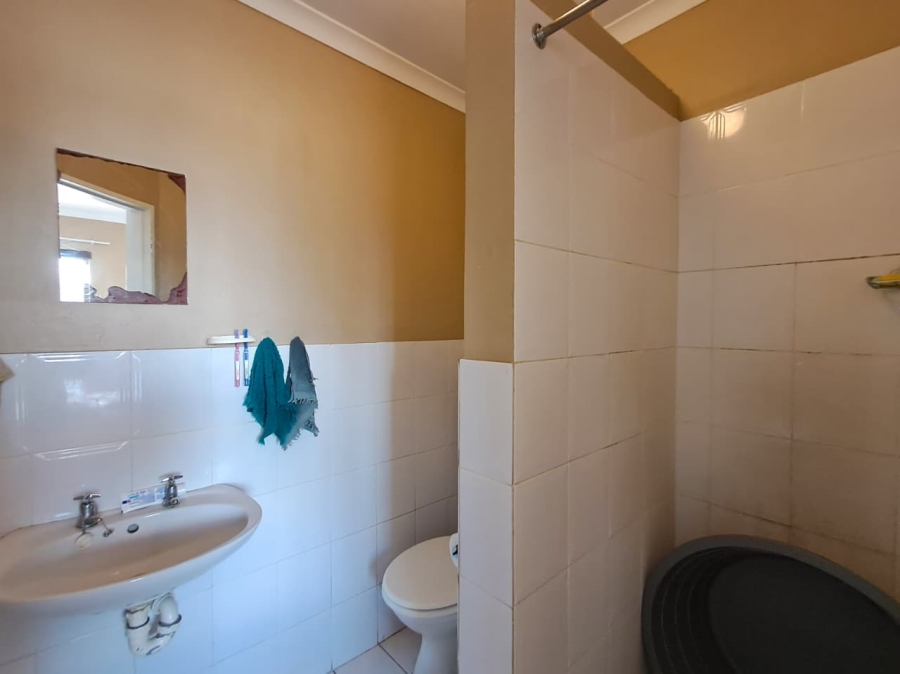 To Let 1 Bedroom Property for Rent in Protea Heights Western Cape